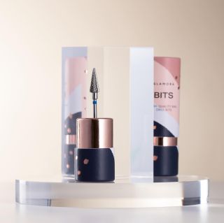 Frézka, kterou si zamiluješ. Carbide CHLOE. 🤩 Skvělá na gel, polygel, při nižších otáčkách i na gel lak. 🤩 PS : podbrus s...